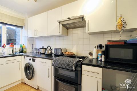 46 The Quantocks, Thatcham, RG19 3SF