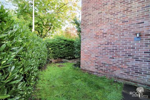 46 The Quantocks, Thatcham, RG19 3SF