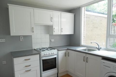 3 bedroom terraced house to rent, Pell Court, Lumbertubs, Northampton NN3