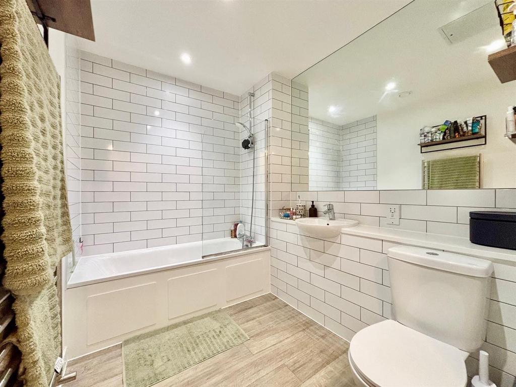 BATH2.jpg