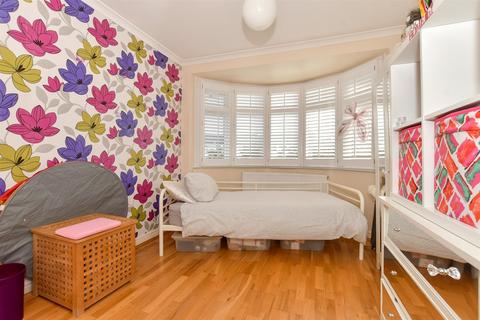 3 bedroom end of terrace house for sale, Waltham Way, Chingford