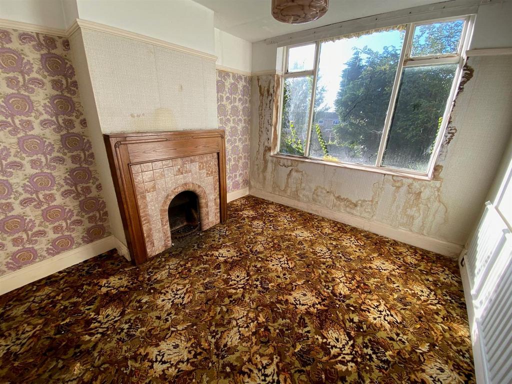 DINING ROOM.jpg