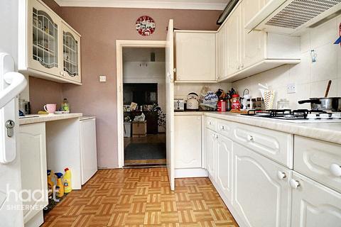 3 bedroom semi-detached house for sale, Medway Road, Sheerness