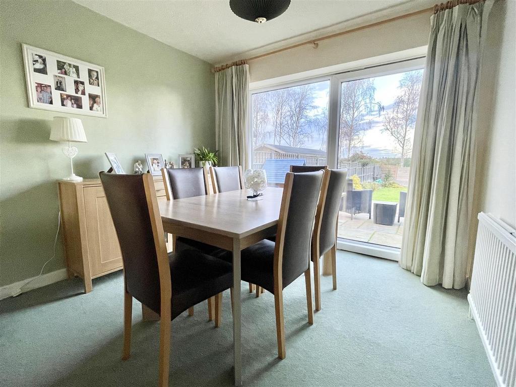 Lounge / Dining Room