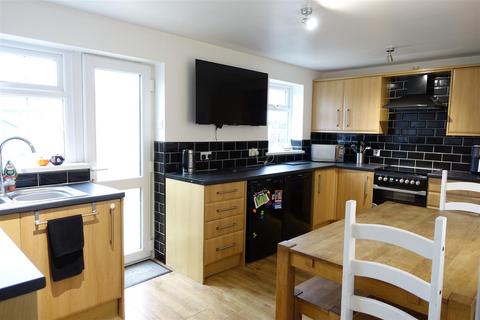 6 Milton Road, Carcroft, Doncaster, DN6 8QF