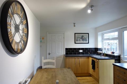 6 Milton Road, Carcroft, Doncaster, DN6 8QF