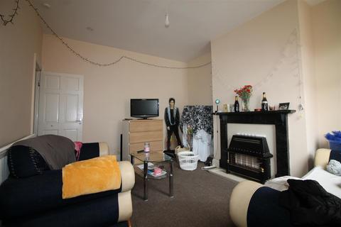 3 bedroom house to rent, Hall Grove, Hyde Park, Leeds