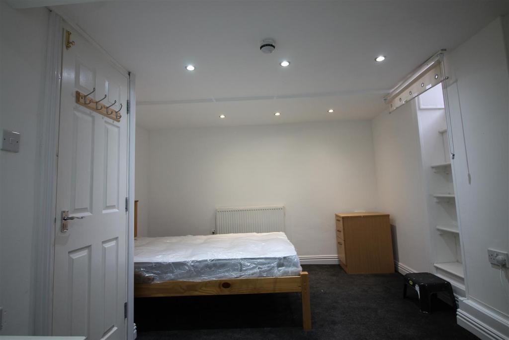 7 AT- Bedroom 2.2.JPG