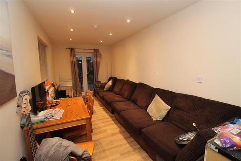 7 bedroom house to rent, Minny Street, Cardiff CF24