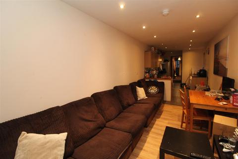 7 bedroom house to rent, Minny Street, Cardiff CF24