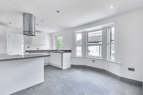 4 bedroom terraced house to rent, Goodrich Road, London, SE22