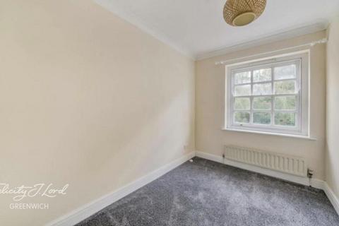 5 bedroom terraced house to rent, Hyde Vale, London