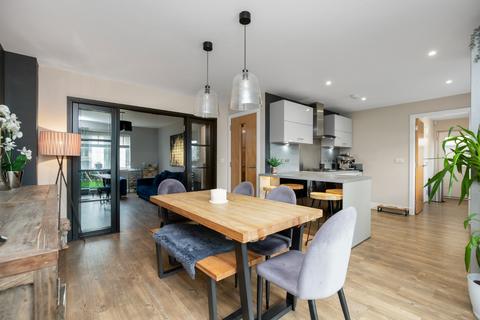 14 Ashgrove Crescent, Loanhead, EH20 9GB