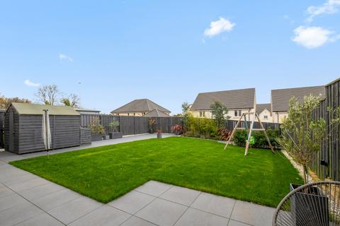 14 Ashgrove Crescent, Loanhead, EH20 9GB