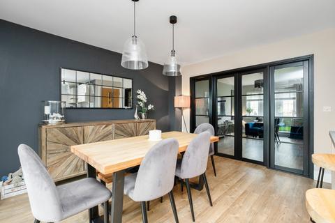 14 Ashgrove Crescent, Loanhead, EH20 9GB
