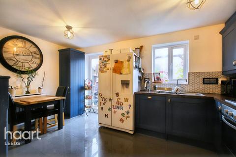 194 Waggon Road, Leeds, LS10 4GX