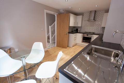 undefined, Markden Mews, L8 1TN,