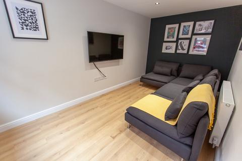 undefined, Markden Mews, L8 1TN,