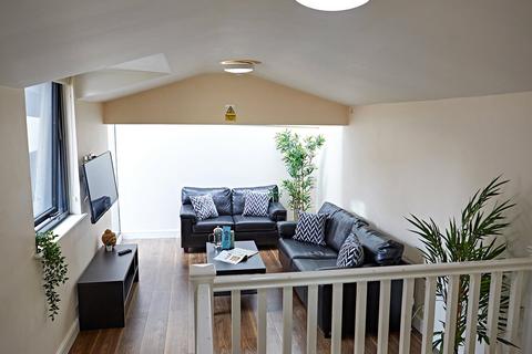 2 bedroom apartment to rent, Apt 8A, 8 Blenheim Terrace, Woodhouse LS2