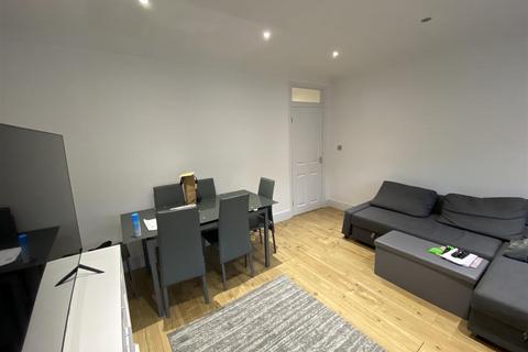 2 bedroom flat to rent, LUXURY 2 Bedroom apartment Mill Hill Broadway NW7