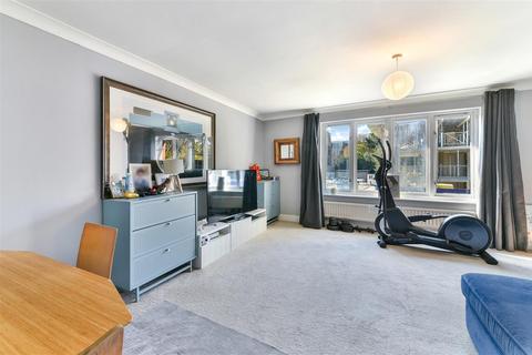 2 bedroom flat for sale, Nairn Court, Wimbledon SW19