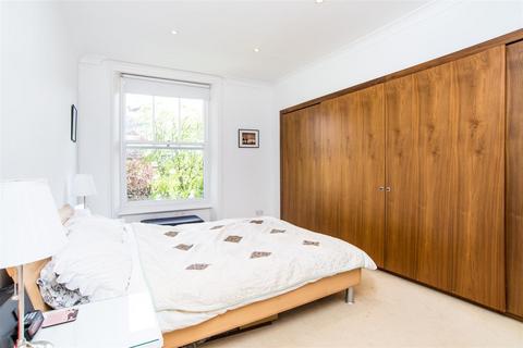 2 bedroom flat to rent, Compayne Gardens, South Hampstead NW6