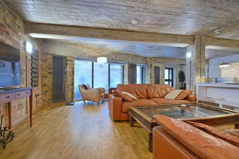 3 bedroom flat to rent, New Crane Place, Wapping, London, E1W.