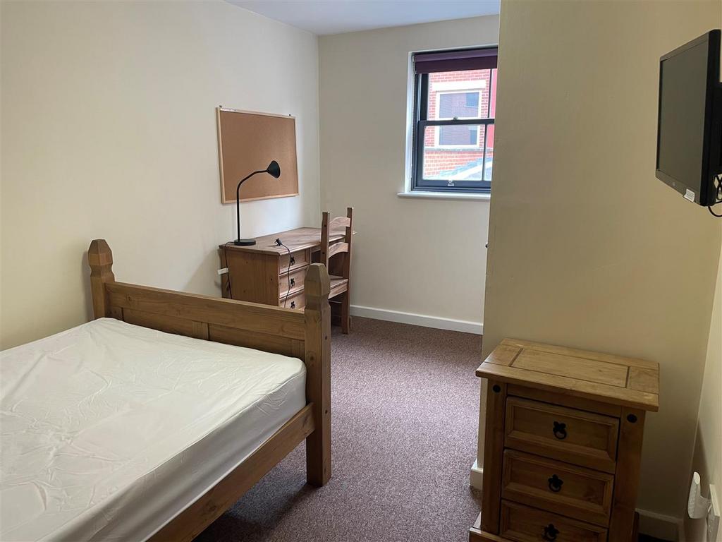 Bedroom 6 -.jpg