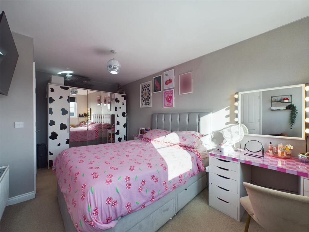 Bed 1 - 4 Edit.jpg