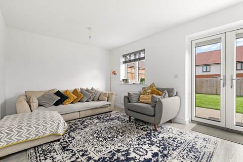 22 Glover Crescent, Arborfield Green, Reading, RG2 9TS