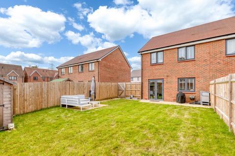 22 Glover Crescent, Arborfield Green, Reading, RG2 9TS