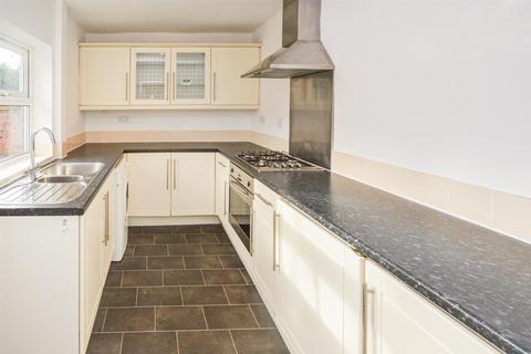 2 bedroom end of terrace house to rent, West Avenue, West Bridgford, Nottingham, Nottinghamshire, NG2