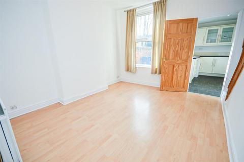 2 bedroom end of terrace house to rent, West Avenue, West Bridgford, Nottingham, Nottinghamshire, NG2