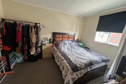 1 bedroom apartment to rent, Frinton Mews, Ilford IG2