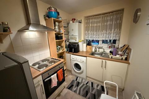 1 bedroom apartment to rent, Frinton Mews, Ilford IG2