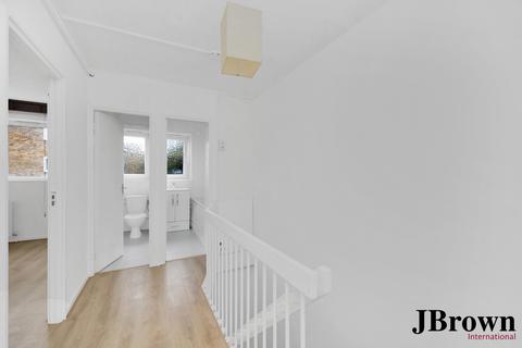 3 bedroom maisonette for sale, Raynham House, Harpley Square, London, E1