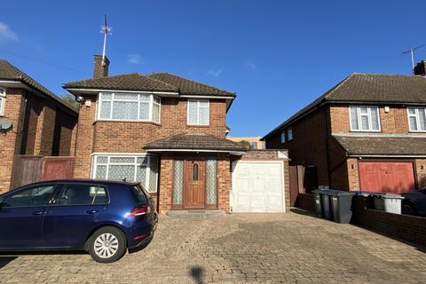 3 bedroom semi-detached house to rent, Hartland Drive, Edgware, HA8