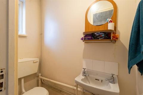 3 bedroom house to rent, Kendal Close, Hyde Park, Leeds