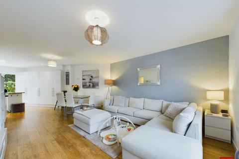 9a Boverton Drive, Brockworth, Gloucester, GL3 4DB
