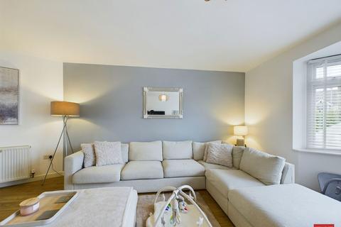 9a Boverton Drive, Brockworth, Gloucester, GL3 4DB