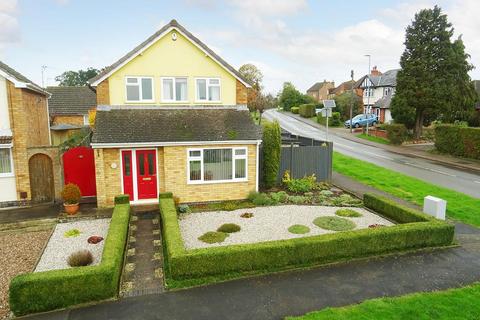 3 bedroom detached house for sale, Coleman Road, Fleckney