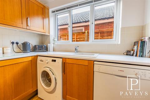 2 bedroom flat for sale, Dulwich Road, Holland-On-Sea