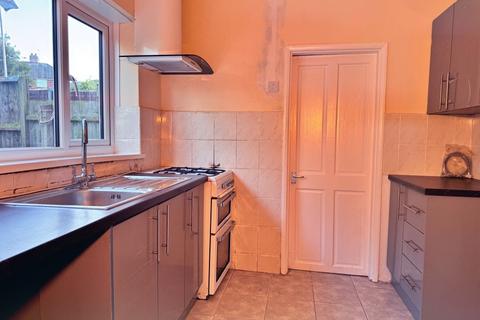 3 bedroom end of terrace house to rent, Wyntor Lane, B71