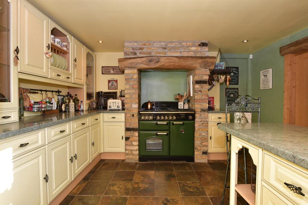 Kitchen/ Breakfast Room