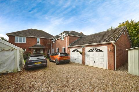 5 bedroom detached house for sale, Dorchester Close, Aylesbury HP22