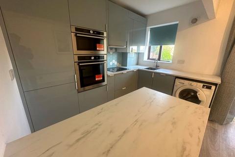 3 bedroom semi-detached house to rent, Swallow Fields, Liverpool L9