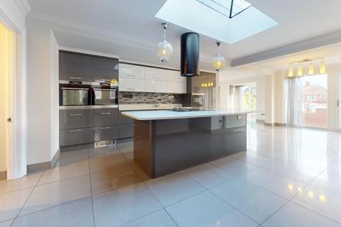 5 bedroom semi-detached house for sale, Beach Road, South Shields