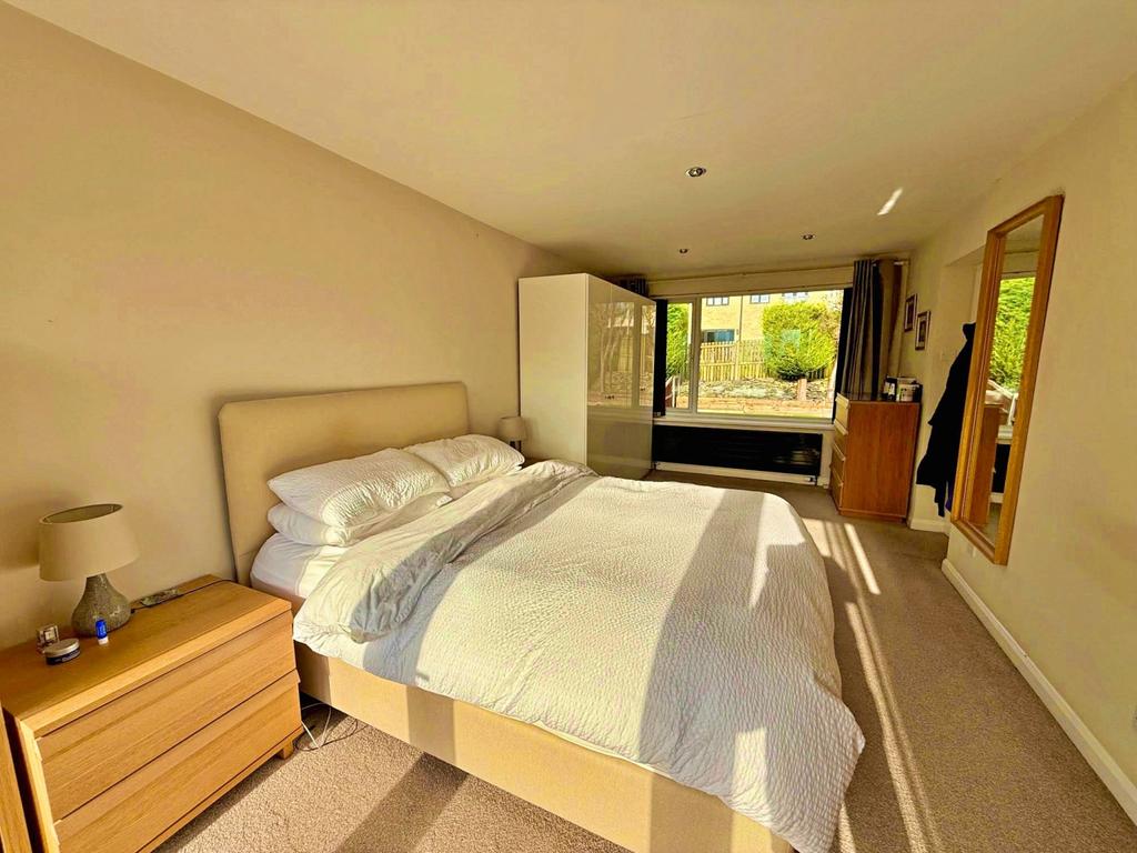 Master Bed V