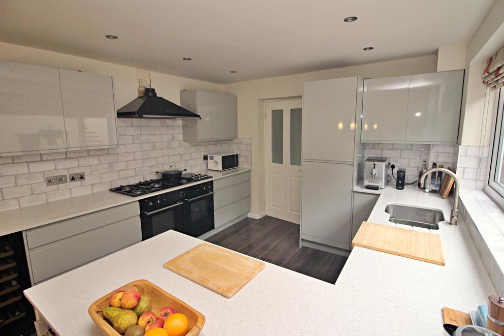 Fitted Kitchen