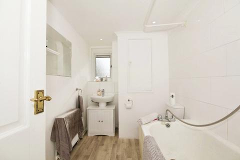 133 Chetwode Road, Tadworth, KT20 5PJ